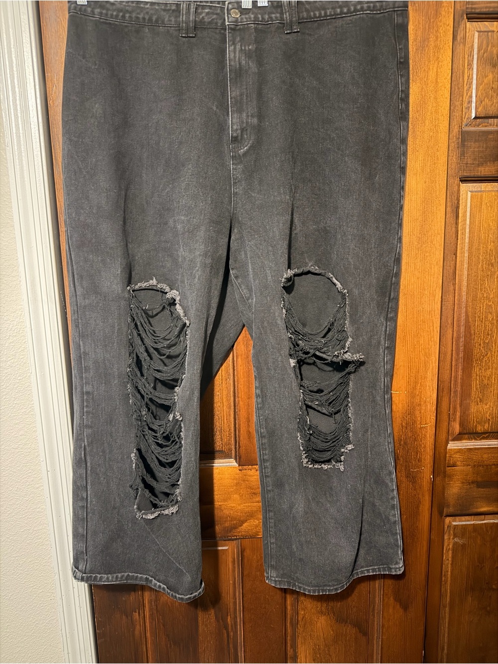 PrettyLittleThing womenWashed Black Ripped boyfriend Jeans